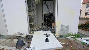 Für die Sprengung eines Geldautomaten im Gewerbegebiet von Kirchdorf an der Amper wurden die Täter nun vom Landgericht Landshut verurteilt. (Symbolfoto) Für die Sprengung eines Geldautomaten im Gewerbegebiet von Kirchdorf an der Amper wurden die Täter nun vom Landgericht Landshut verurteilt. (Symbolfoto)