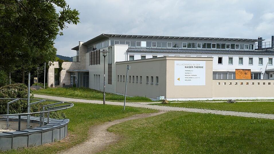 F&uuml;r die Kaiser-Therme in Bad Abbach interessiert sich ein privater Investor. Die Mitglieder des Zweckverbandes, also Bezirk, Landkreis und Kommune m&uuml;ssen daf&uuml;r allerdings in Vorleistung gehen.