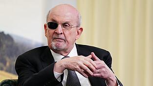 Rushdie sprach mit dem Magazin «Tatler» über das Attentat. (Archivbild) Rushdie sprach mit dem Magazin «Tatler» über das Attentat. (Archivbild)