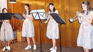 Bayerische und moderne Titel präsentierten die Geschwister Wegmann.