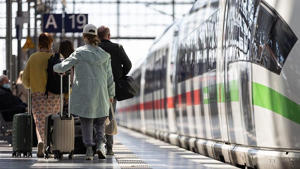Die Deutsche Bahn rechnet &uuml;ber Ostern mit hoher Nachfrage, insbesondere im Fernverkehr. (Archivbild)