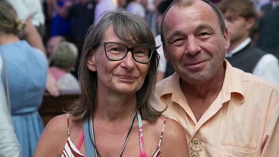 Die Partybilder vom Sonntag, 17. August, aus dem Festzelt Wenisch. Die Partybilder vom Sonntag, 17. August, aus dem Festzelt Wenisch.