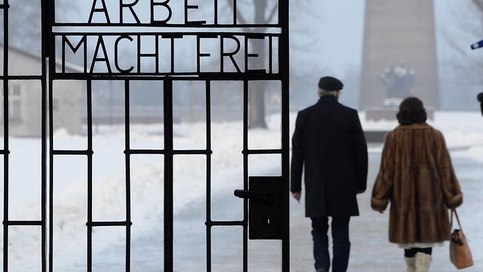 Im Konzentrationslager Auschwitz wurden rund 1,5 Millionen Menschen ermordet. Seit 2005 ist der Tag der Befreiung des Konzentrationslagers Auschwitz der internationale Tag des Gedenkens an die Opfer des Nationalsozialismus.