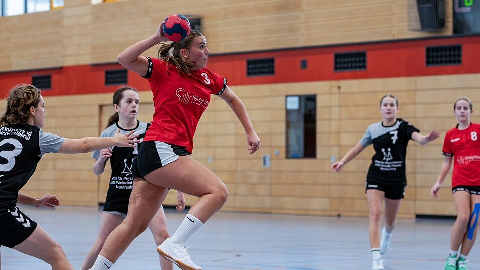 W&auml;hrend die Aktivenzahlen im m&auml;nnlichen Bereich stagnieren, boomt beim TSV Rottenburg derzeit der Frauen- und M&auml;dchenhandball. Viele Kinder und Jugendliche eifern dort ihren Vorbildern aus der Nationalmannschaft nach.