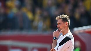 Miroslav Klose erwartet von seiner Mannschaft wieder ein Erfolgserlebnis. (Archivbild)