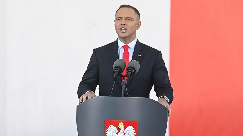 Polens rechtskonservativer Präsident Karol Nawrocki hat mit seinem Veto ein Gesetz gestoppt, dass die Zahlung von Hilfen für Ukraine-Flüchtlinge regeln soll. (Archivbild) Polens rechtskonservativer Präsident Karol Nawrocki hat mit seinem Veto ein Gesetz gestoppt, dass die Zahlung von Hilfen für Ukraine-Flüchtlinge regeln soll. (Archivbild)