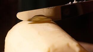 Der Butterpreis schwankt, nun wieder zugunsten der Verbraucher. (Illustration)