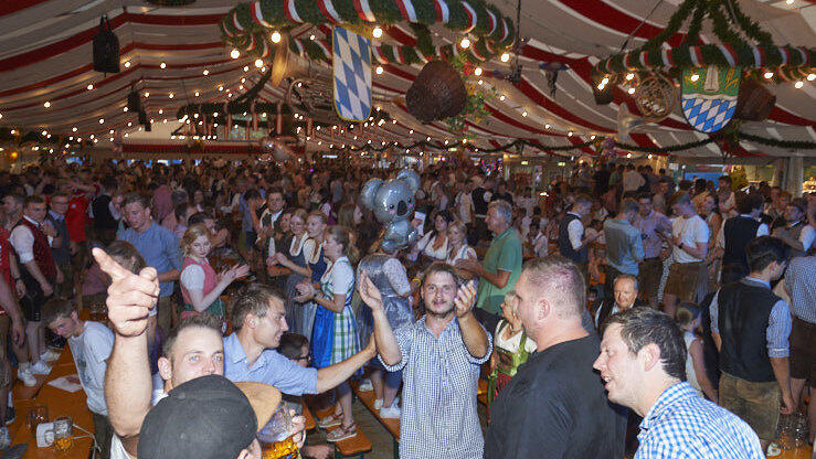 Die Partybilder vom Samstag, 13. August 2022, aus dem Festzelt Lechner.