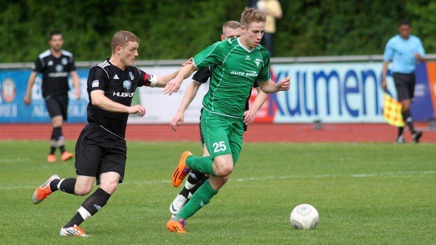 Die SpVgg Landshut schenkte gegen Rosenheim eine 2:0 Führung wieder her (Foto: Herrmann). Die SpVgg Landshut schenkte gegen Rosenheim eine 2:0 Führung wieder her (Foto: Herrmann).