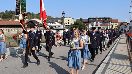 Der Festverein feierte bei bestem Wetter sein Jubil&auml;um.