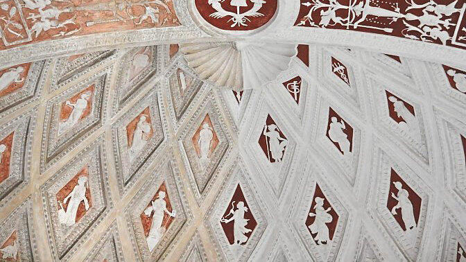 So wie links soll der Anstrich einmal aussehen - rechts ist er viel zu flächig. So wie links soll der Anstrich einmal aussehen - rechts ist er viel zu flächig.