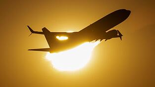 Mehr Flugreisende als im Vorjahressommer - aber das Vor-Corona-Niveau ist noch nicht erreicht. (Symbolbild)