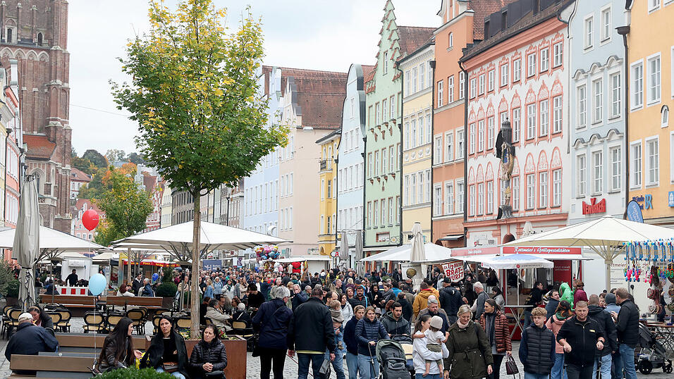 Rund 30.000 Besucher kamen zum verkaufsoffenen Sonntag in die Landshuter Innenstadt - die meisten davon aus der Umgebung.