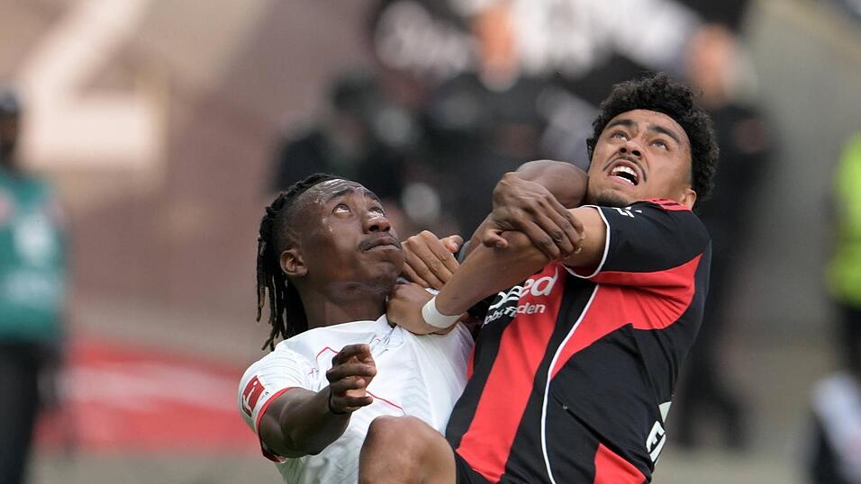 Duell der Jungstars im Fokus: DFB-Linksverteidiger Nathaniel Brown (rechts) trifft auf den Ivorer Yan Diomande, gegen den er bereits in der abgelaufenen Bundesliga-Saison mit Eintracht Frankfurt spielte. Diomande kickt f&uuml;r RB Leipzig.