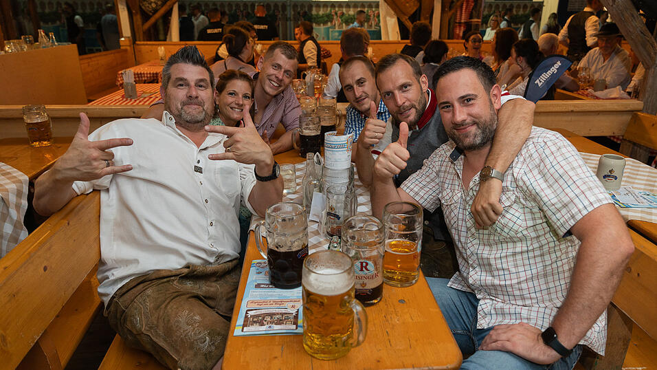 Die Partybilder vom Donnerstag, 17. August 2023, aus dem Festzelt Reisinger. Die Partybilder vom Donnerstag, 17. August 2023, aus dem Festzelt Reisinger.