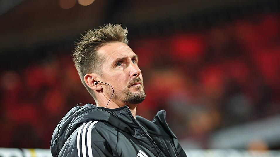 Ist mit seinen N&uuml;rnbergern bei Aufsteiger Cottbus gefordert: Trainer Miroslav Klose. (Archivbild)