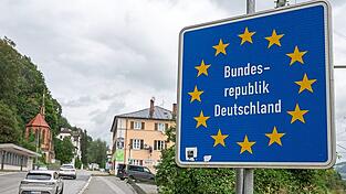Die Zurückweisungen von Asylsuchenden an den deutschen Grenzen bleiben umstritten.