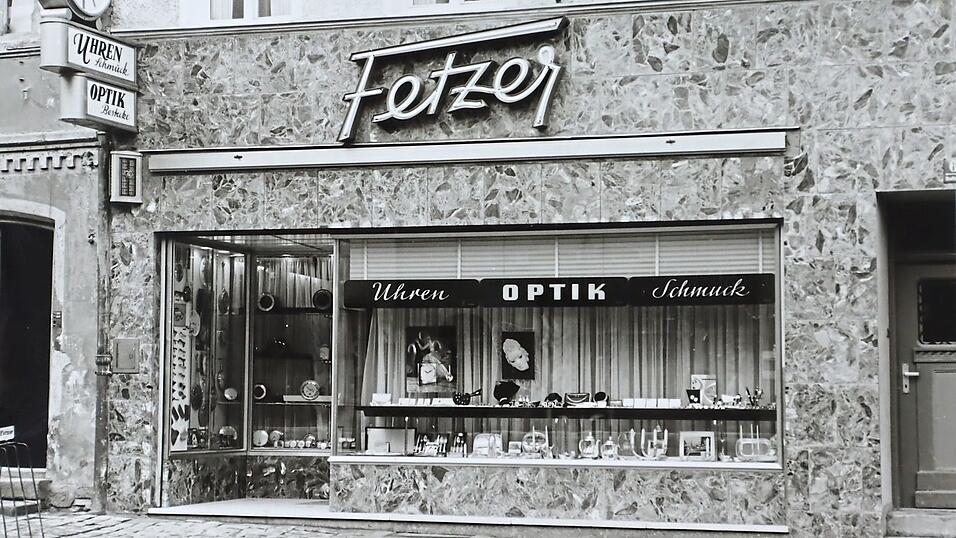 Seit Jahrzehnten ein gewohnter Anblick im Moosburger Stadtbild ist das Geschäft von Augenoptik Schmuck Fetzer.