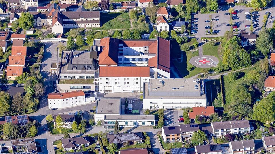 Das Krankenhaus Vilsbiburg soll bis 2028 zur Fachklinik für Endoprothetik werden. Das Krankenhaus Vilsbiburg soll bis 2028 zur Fachklinik für Endoprothetik werden.