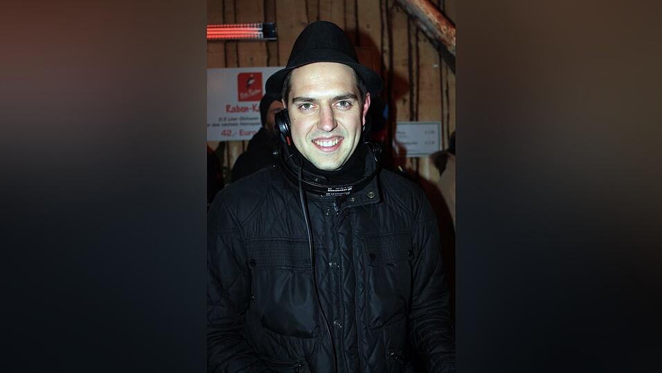 Der Christkindlmarkt und die Weihnachtspyramide geh&ouml;ren in der Adventszeit zu den beliebtesten Treffpunkten in Landshut.