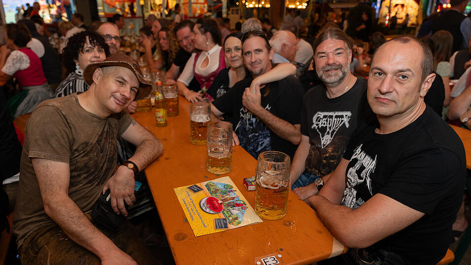 Die Partybilder vom Freitag, 18. August 2023, aus dem Festzelt Greindl. Die Partybilder vom Freitag, 18. August 2023, aus dem Festzelt Greindl.