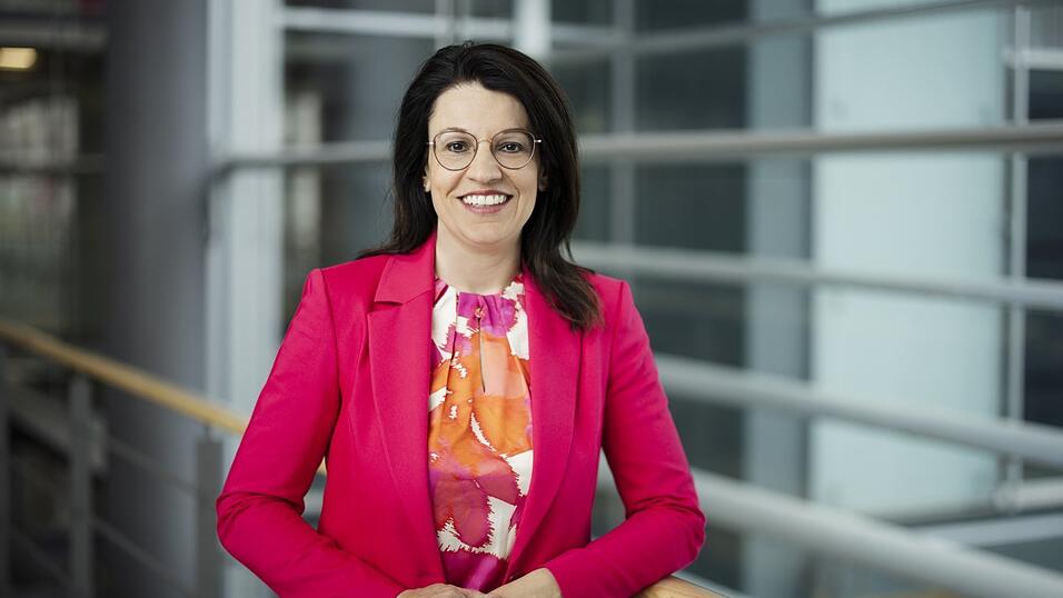 Martina Englhardt-Kopf führt zu Hause in Schwandorf eine Landwirtschaft im Nebenerwerb.