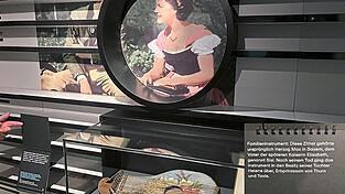 Die Pr&auml;sentation der Zither in der Bayerischen Landesausstellung.