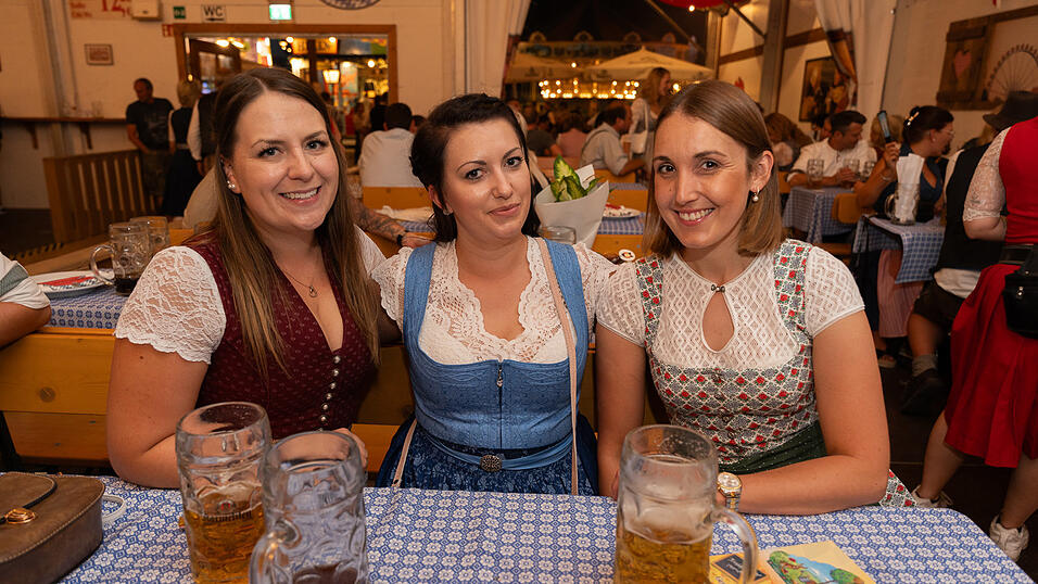 Die Partybilder vom Freitag, 18. August 2023, aus dem Festzelt Greindl. Die Partybilder vom Freitag, 18. August 2023, aus dem Festzelt Greindl.