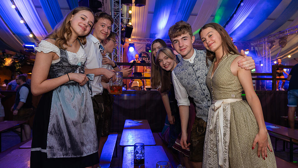 Die Partybilder vom Donnerstag, 17. August 2023, aus dem Festzelt Wenisch. Die Partybilder vom Donnerstag, 17. August 2023, aus dem Festzelt Wenisch.