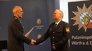 Pr&auml;sident Thomas Sch&ouml;niger (links) verabschiedete Thomas Wagner.