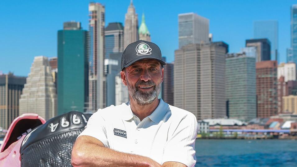 Jürgen Klopp bestätigt Gespräche mit dem DFB über den Bundestrainer-Posten. Jürgen Klopp bestätigt Gespräche mit dem DFB über den Bundestrainer-Posten.