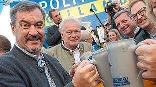 CSU-Chef Markus Söder, Bundesagrarminister Alois Rainer, der bayerische Bauminister Christian Bernreiter und CSU-Generalsekretär Martin Huber (v. l.) wollen den angestrebten Politikwechsel weiter intensivieren.