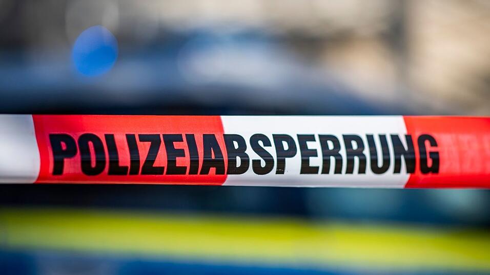 Eine unklare Bedrohungslage f&uuml;hrt am Morgen zur Sperrung von Teilen des 24-Stunden-Flohmarkts und des Bahnhofs in Konstanz. (Symbolbild)
