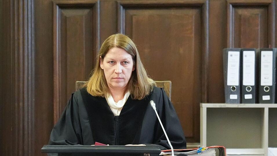 Die Vorsitzende Richterin unterbrach die Erkl&auml;rung der Angeklagten Block mehrfach.