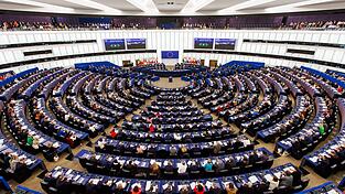 Abstimmungen mit rechten Mehrheiten gab es im Europ&auml;ischen Parlament zuletzt h&auml;ufiger - die Intensit&auml;t der Zusammenarbeit der EVP mit Rechtsau&szlig;en-Fraktionen war bislang aber nicht bekannt. (Archivbild)