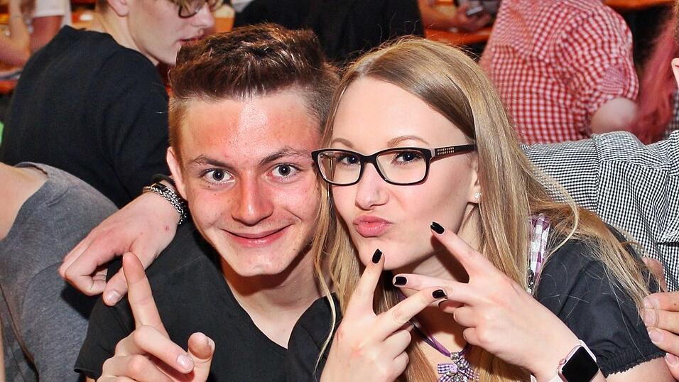 Auch am Freitag war super Stimmung am Ergoldinger Volksfest. Auch am Freitag war super Stimmung am Ergoldinger Volksfest.