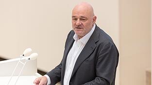 Der Brandenburger Finanzminister Robert Crumbach rechnet nach der Drohung aus Bayern zum Ausstieg aus dem Länderfinanzausgleich  nicht mit konkreten Folgen (Archivbild).