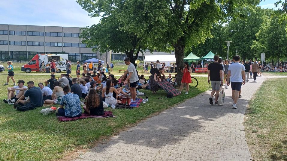 Das Campusfest verwandelte das Gel&auml;nde der OTH und der Uni Regensburg in eine Party-Area.