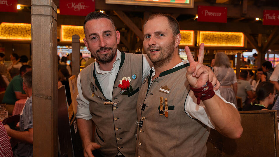 Die Partybilder vom Samstag, 19. August 2023, aus dem Festzelt Krönner. Die Partybilder vom Samstag, 19. August 2023, aus dem Festzelt Krönner.