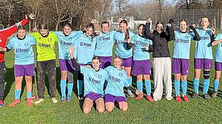 Die C-Mädels gehen als ungeschlagener Tabellenführer in die Winterpause. Die C-Mädels gehen als ungeschlagener Tabellenführer in die Winterpause.