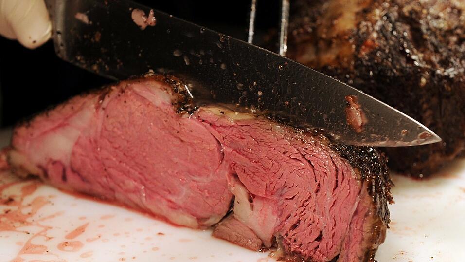 Auch rotes Fleisch soll wahrscheinlich krebserregend sein.