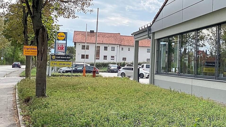 Lidl wird von der Filiale in Jellenkofen ins Fachmarktzentrum umziehen. Das Gebäude dort wurde erst 2020 erbaut und bietet mehr Verkaufsfläche. Lidl wird von der Filiale in Jellenkofen ins Fachmarktzentrum umziehen. Das Gebäude dort wurde erst 2020 erbaut und bietet mehr Verkaufsfläche.