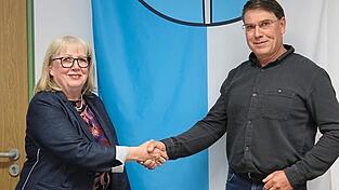 Bürgermeister Bernhard Lochinger gratulierte der zweiten Bürgermeisterin Maria Ritch. Bürgermeister Bernhard Lochinger gratulierte der zweiten Bürgermeisterin Maria Ritch.