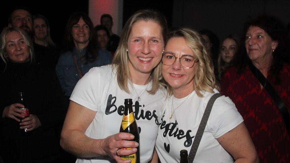Die Band Headless begeisterte am Samstagabend die Besucher in der Alten Kaserne. Die Band Headless begeisterte am Samstagabend die Besucher in der Alten Kaserne.