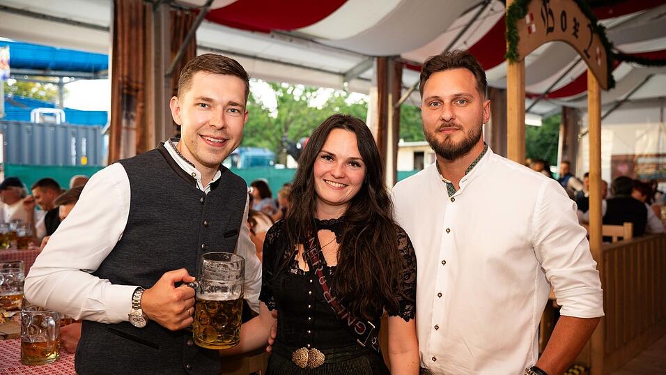 Die Partybilder vom Freitag, 14. August, aus dem Festzelt Greindl. Die Partybilder vom Freitag, 14. August, aus dem Festzelt Greindl.