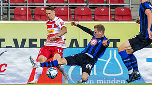 Im Oktober setzten sich die Regensburger zu Hause mit 2:0 gegen Mannheim durch. Vor allem Rechtsverteidiger Konrad Faber (l.) wusste damals zu überzeugen, steuerte auch einen Treffer bei. Im Oktober setzten sich die Regensburger zu Hause mit 2:0 gegen Mannheim durch. Vor allem Rechtsverteidiger Konrad Faber (l.) wusste damals zu überzeugen, steuerte auch einen Treffer bei.