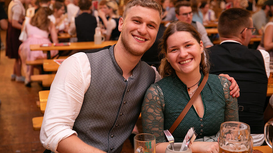 Die Partybilder vom Donnerstag, 14. August, aus dem Festzelt Krönner. Die Partybilder vom Donnerstag, 14. August, aus dem Festzelt Krönner.