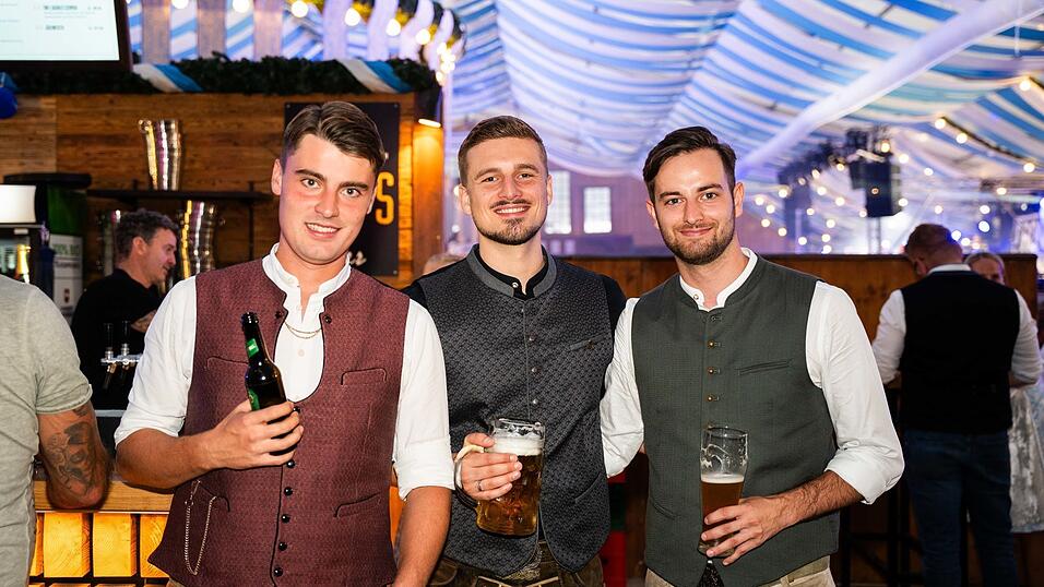 Die Partybilder vom Montag, 17. August, aus dem Festzelt Wenisch. Die Partybilder vom Montag, 17. August, aus dem Festzelt Wenisch.