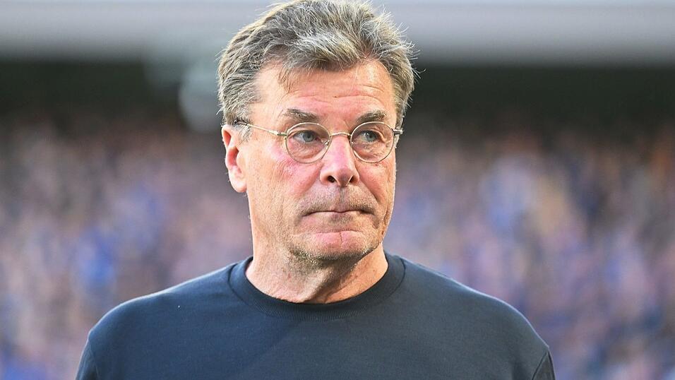 Wie es mit Dieter Hecking in Wolfsburg weitergeht, ist ungewiss. Wie es mit Dieter Hecking in Wolfsburg weitergeht, ist ungewiss.
