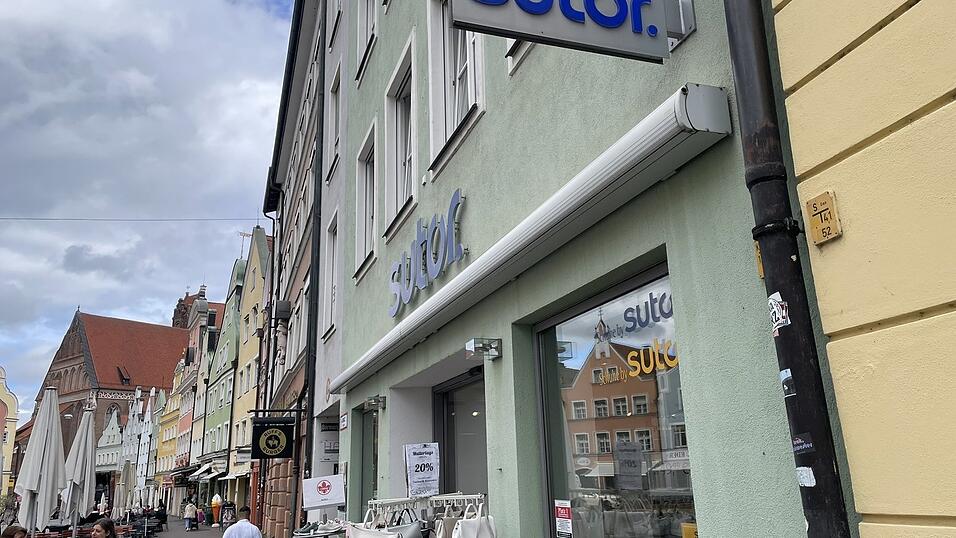 Das Sutor-Stammhaus in der Altstadt geh&ouml;rt auch weiterhin zum Stra&szlig;enbild in Landshut.